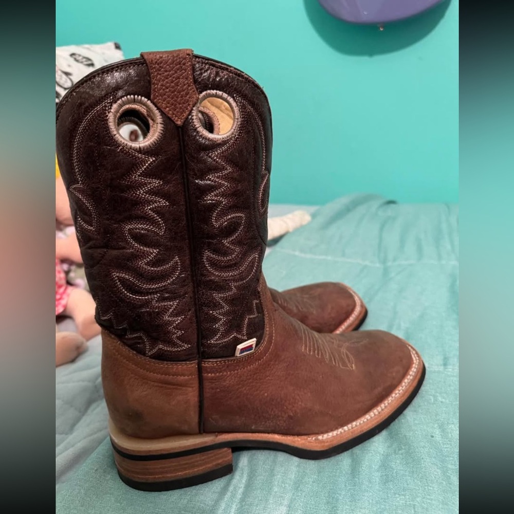 women’s rockin leather boots
size 7.5 (runs a half size big)
worn once